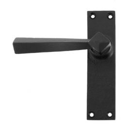 From the Anvil Black Straight Lever Latch Set